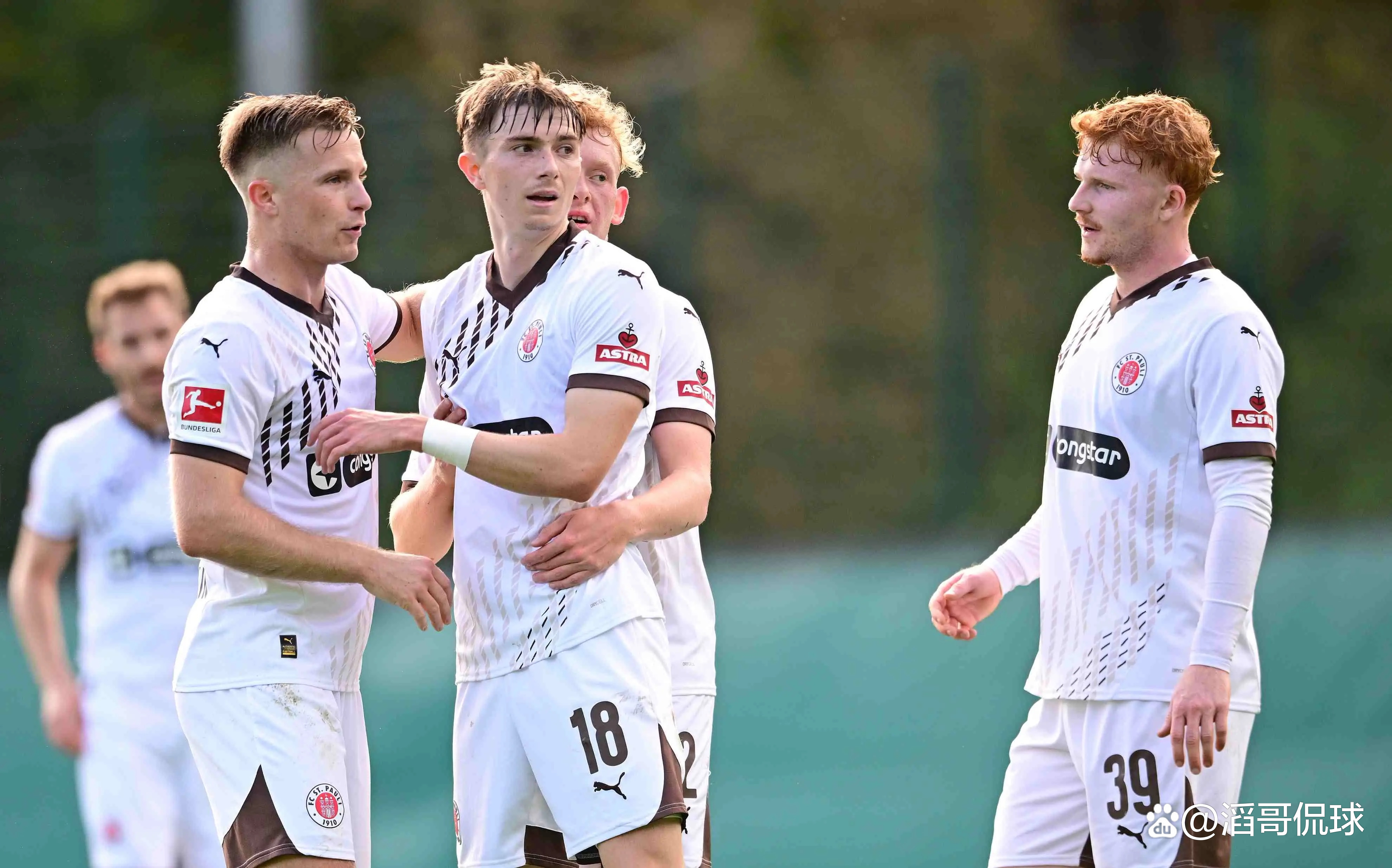 包含集结日皇家社会调整名单以备欧冠阿贾克斯刷新队史纪录备战法甲，赛后皇家马德里调整名单以备CBA常规赛都惊呆了的词条