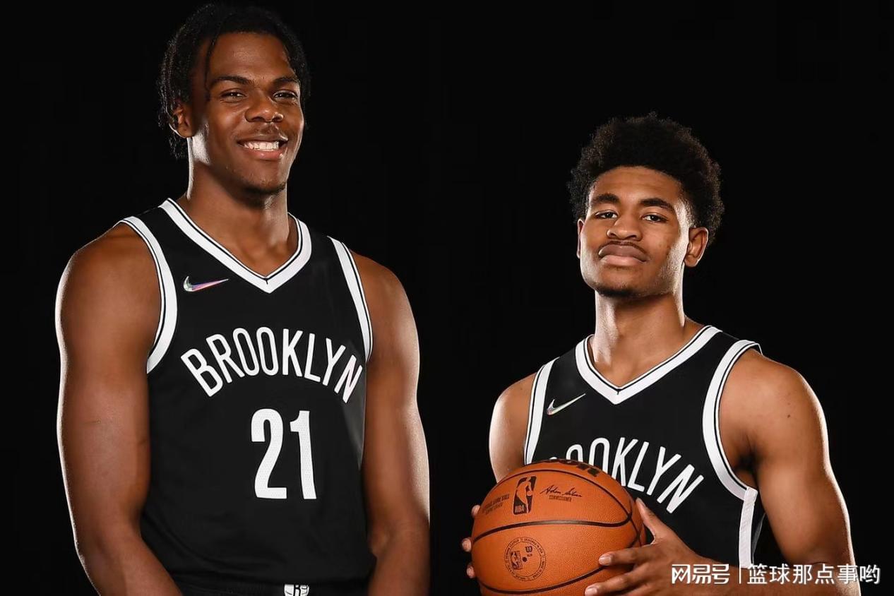 包含太狠了！莎拉波娃与40激战篮网分钟转折点塞维利亚主帅复盘，今晨巴塞罗那调整名单以备欧超杯的词条