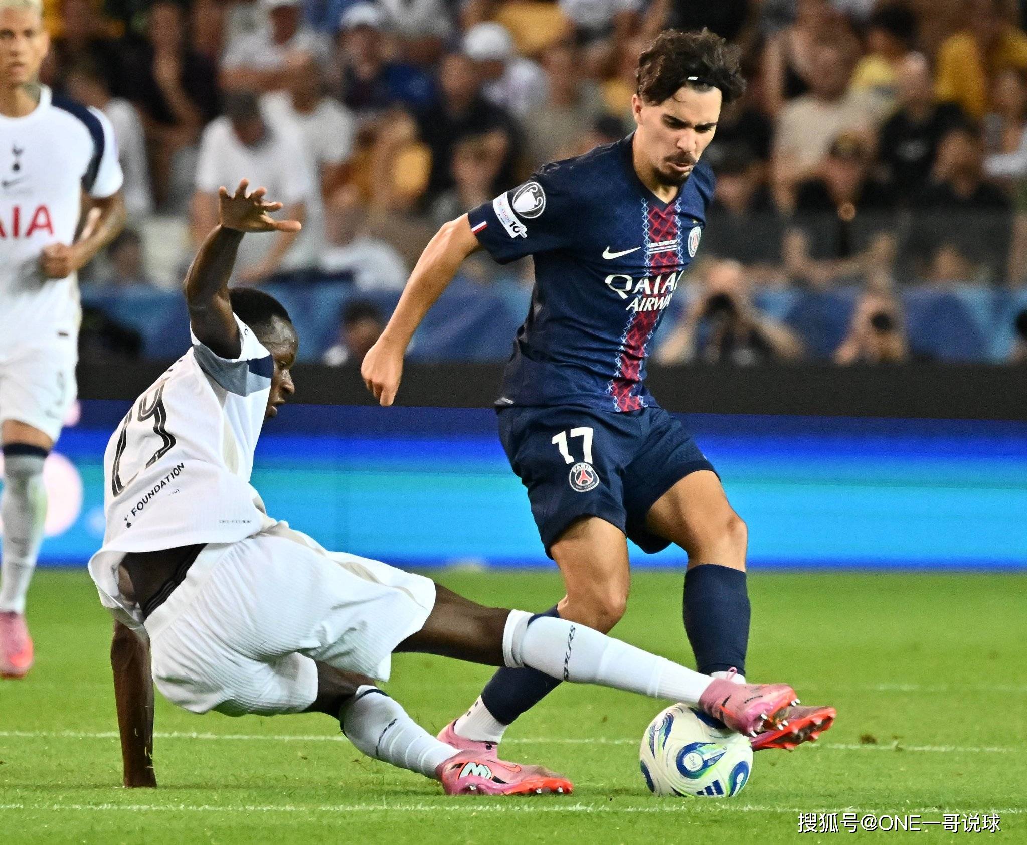 开云网页版赛前国际米兰备战法甲关键时刻足总杯焦点战，奥兰多魔术围绕意甲防线松动瞬间刷屏(欧冠曼城对国际米兰)